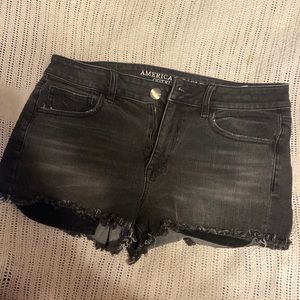 American Eagle Hi-rise shortie